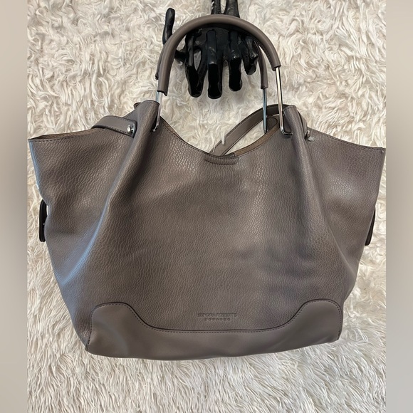 ❤️❤️BNWOT- Sondra Robert's Squared Vegan Leather Tote Satchel Shoulder Bag❤️❤️ - Picture 5 of 14